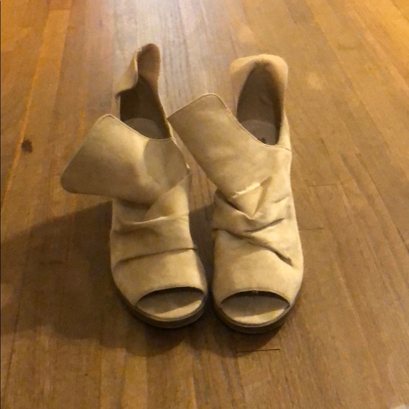 Shoes - Picture 2 of 2